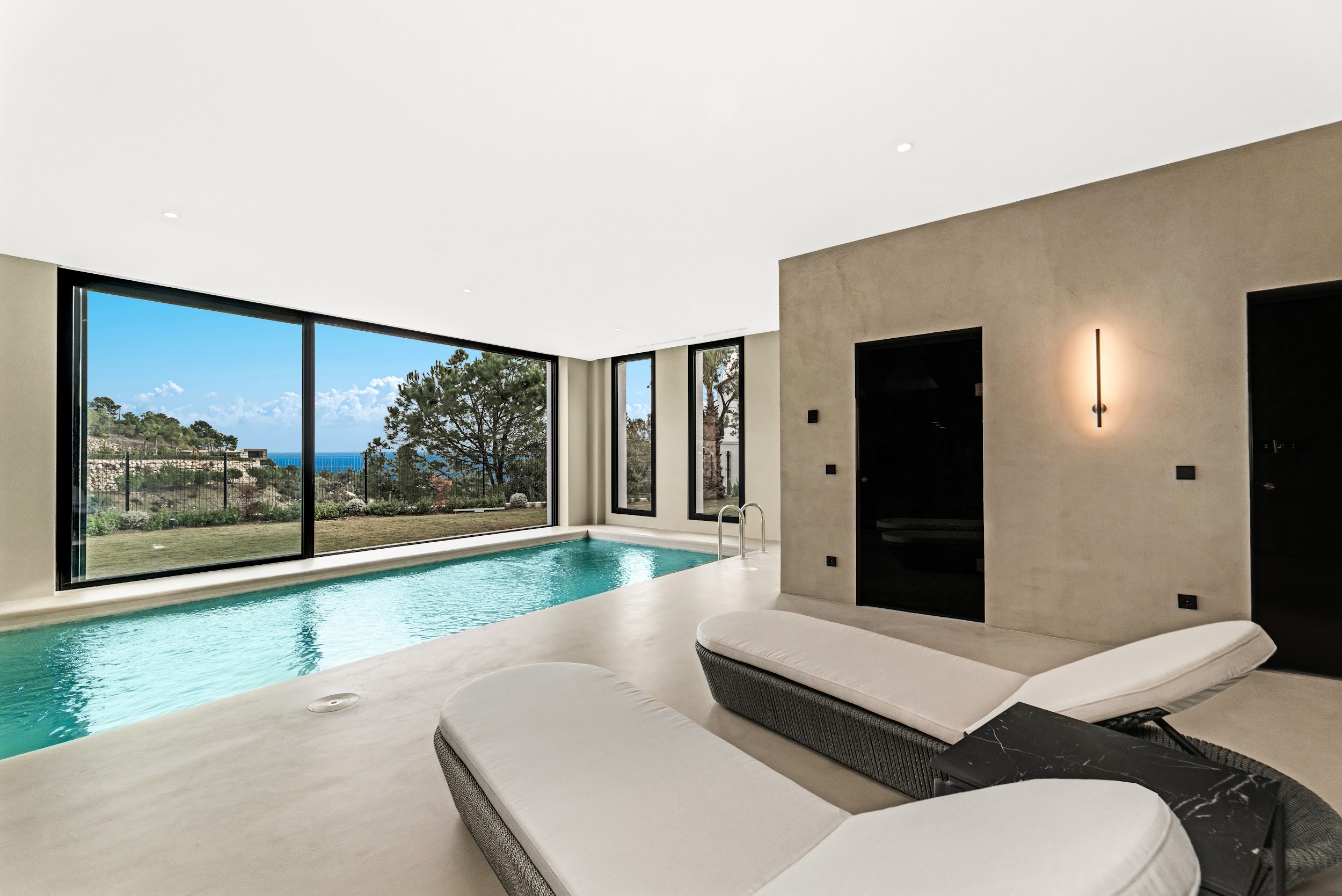Indoor spa pool